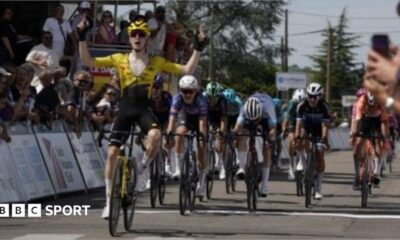 Elliot Rowe leads the way on the track