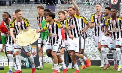 LASK celebrate their title win
