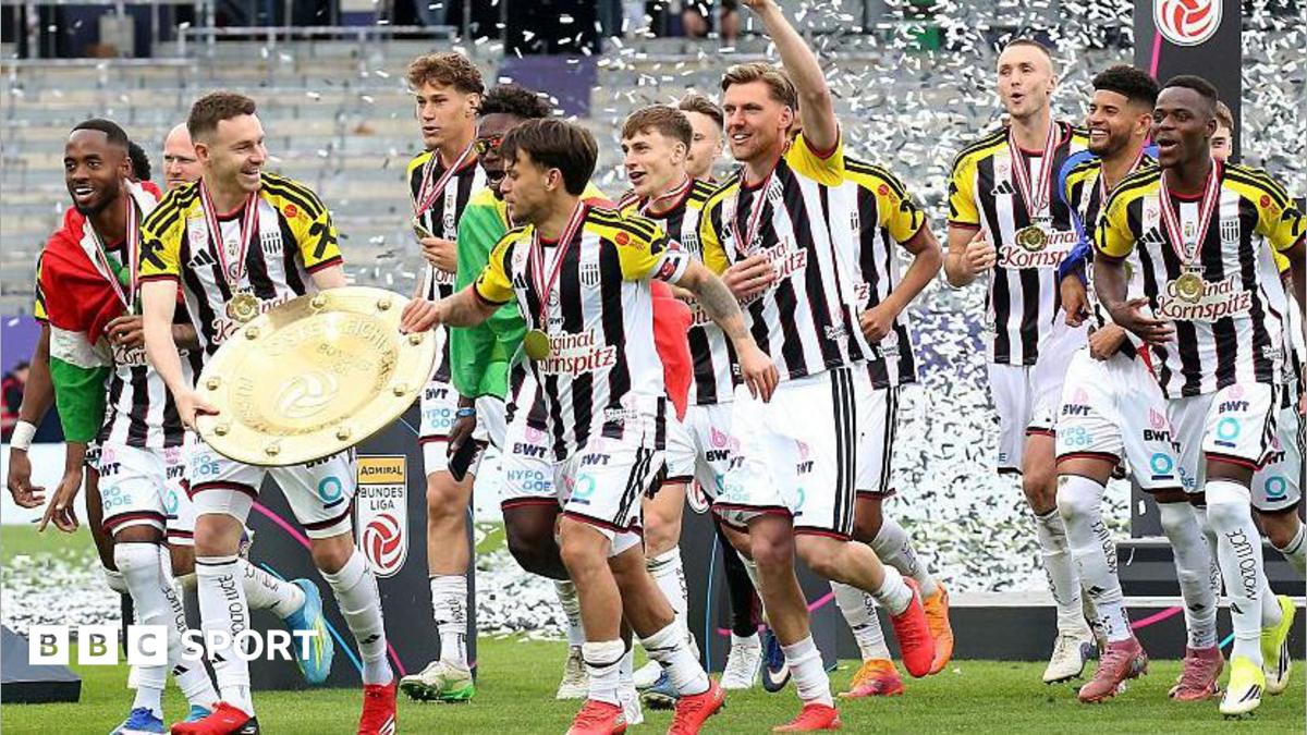 LASK celebrate their title win