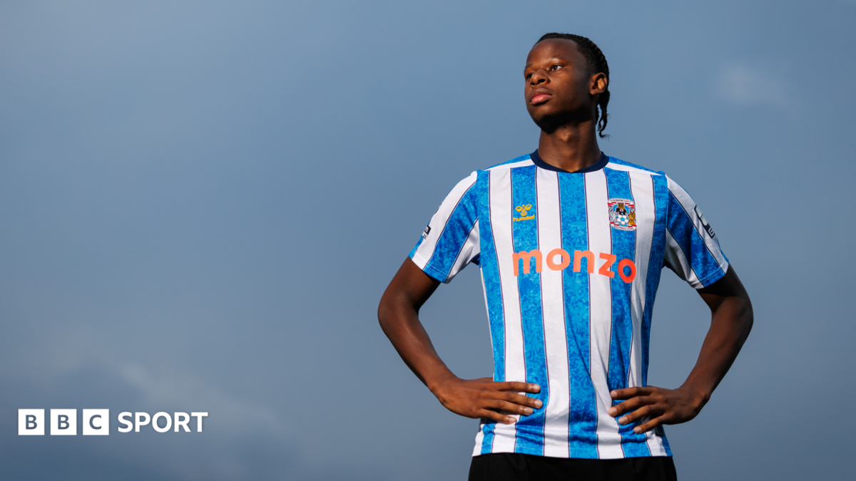 Stephen Mfuni poses in Coventry City's 2025-26 kit
