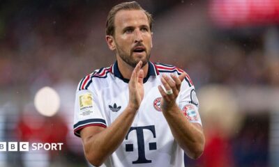 Harry Kane applauds Bayern Munich fans